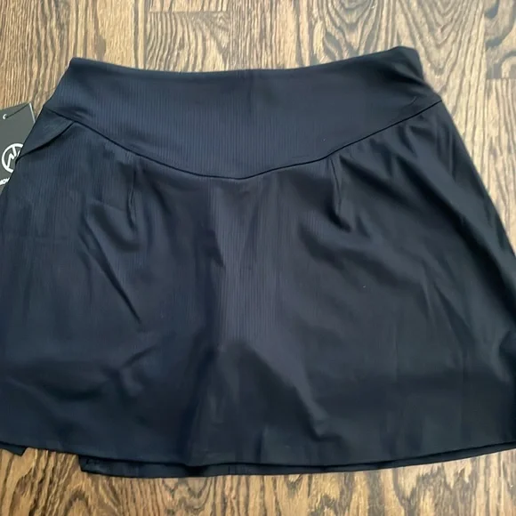 NWT Athletic skort in black - Picture 7 of 8
